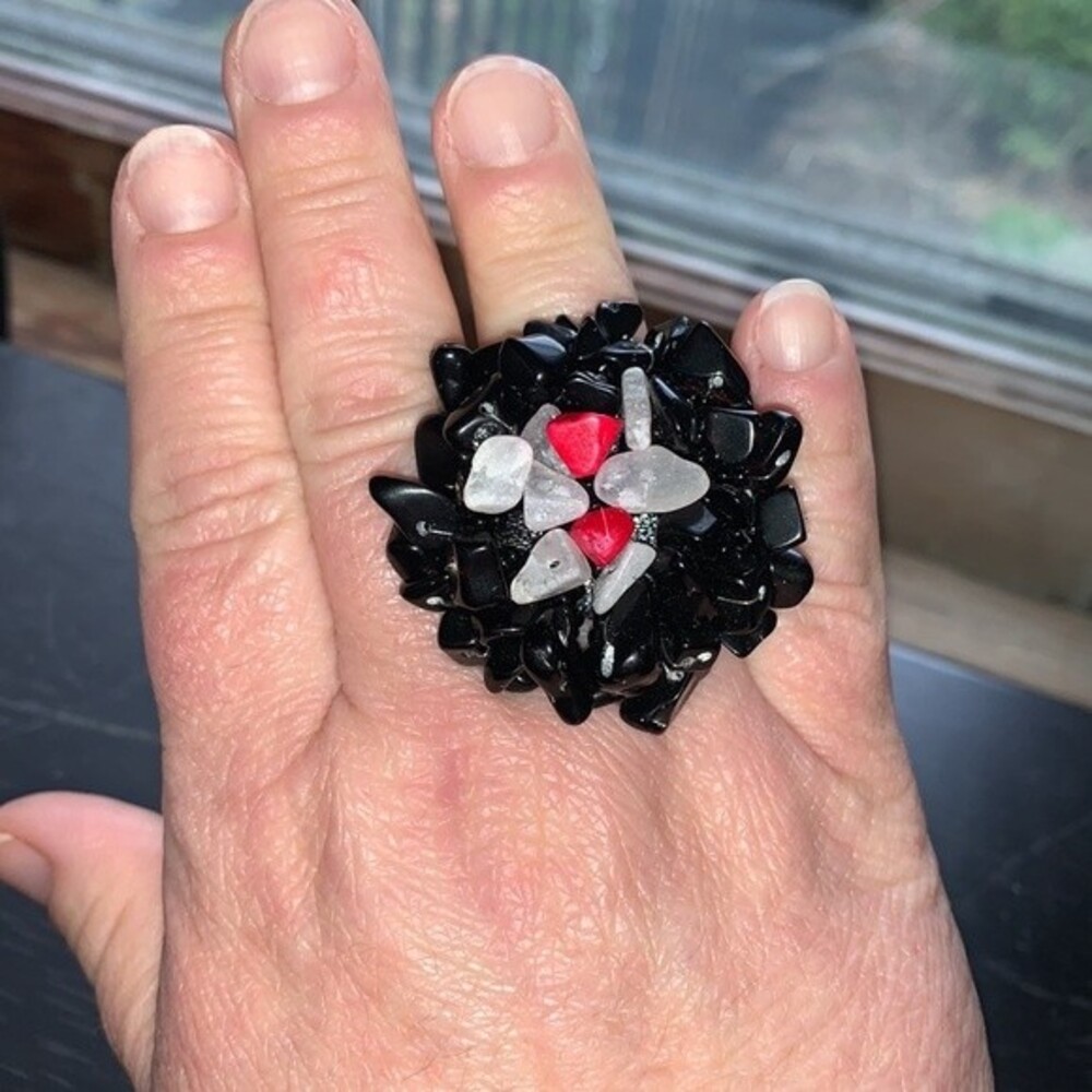 Large Stone Stretch Ring - Picture 4 of 4